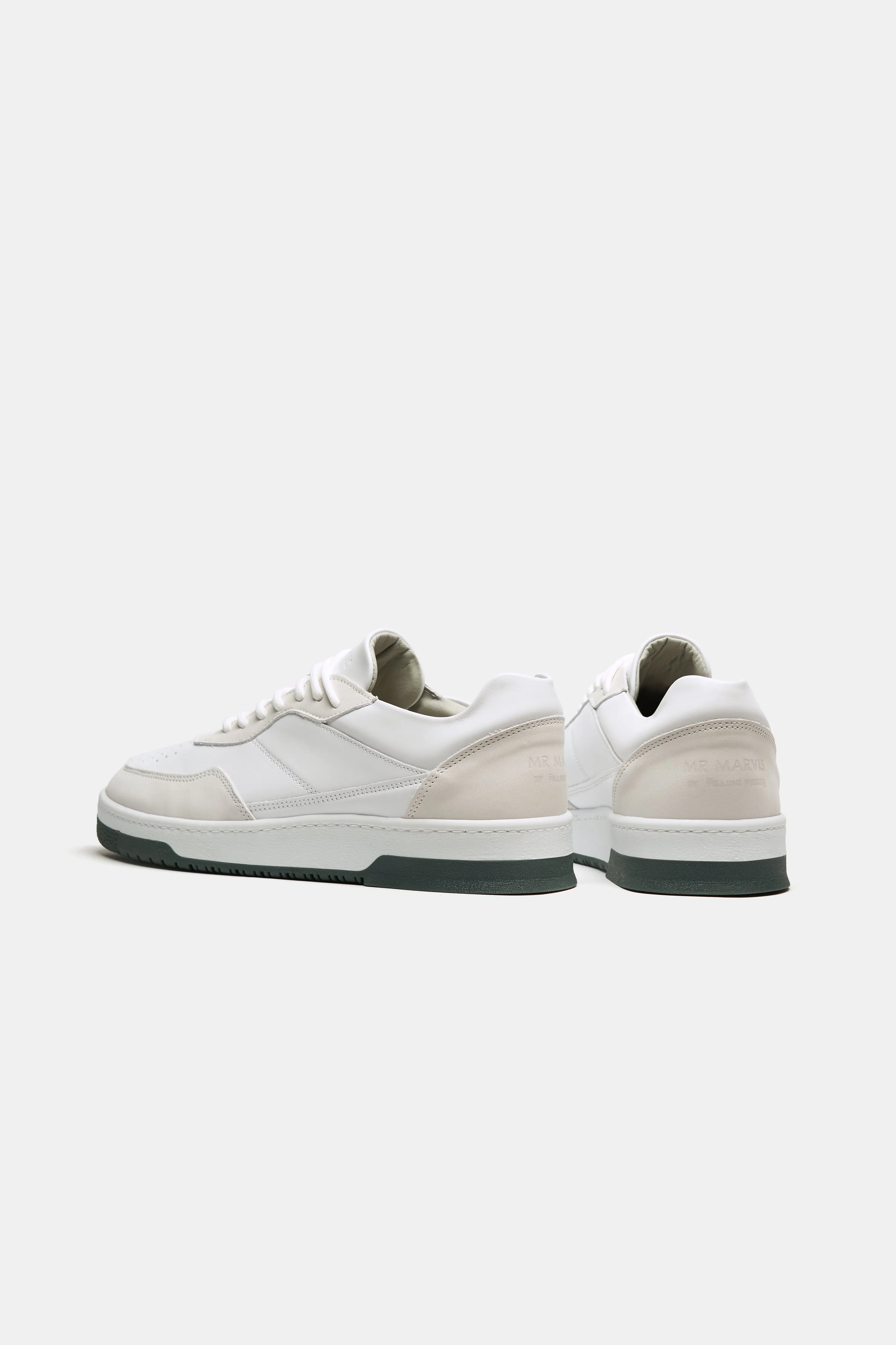 Lakes * The Classic Sneakers